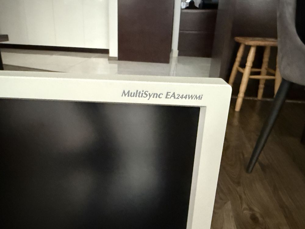 Monitor 24 cale Nec multisync EA 244 wmi