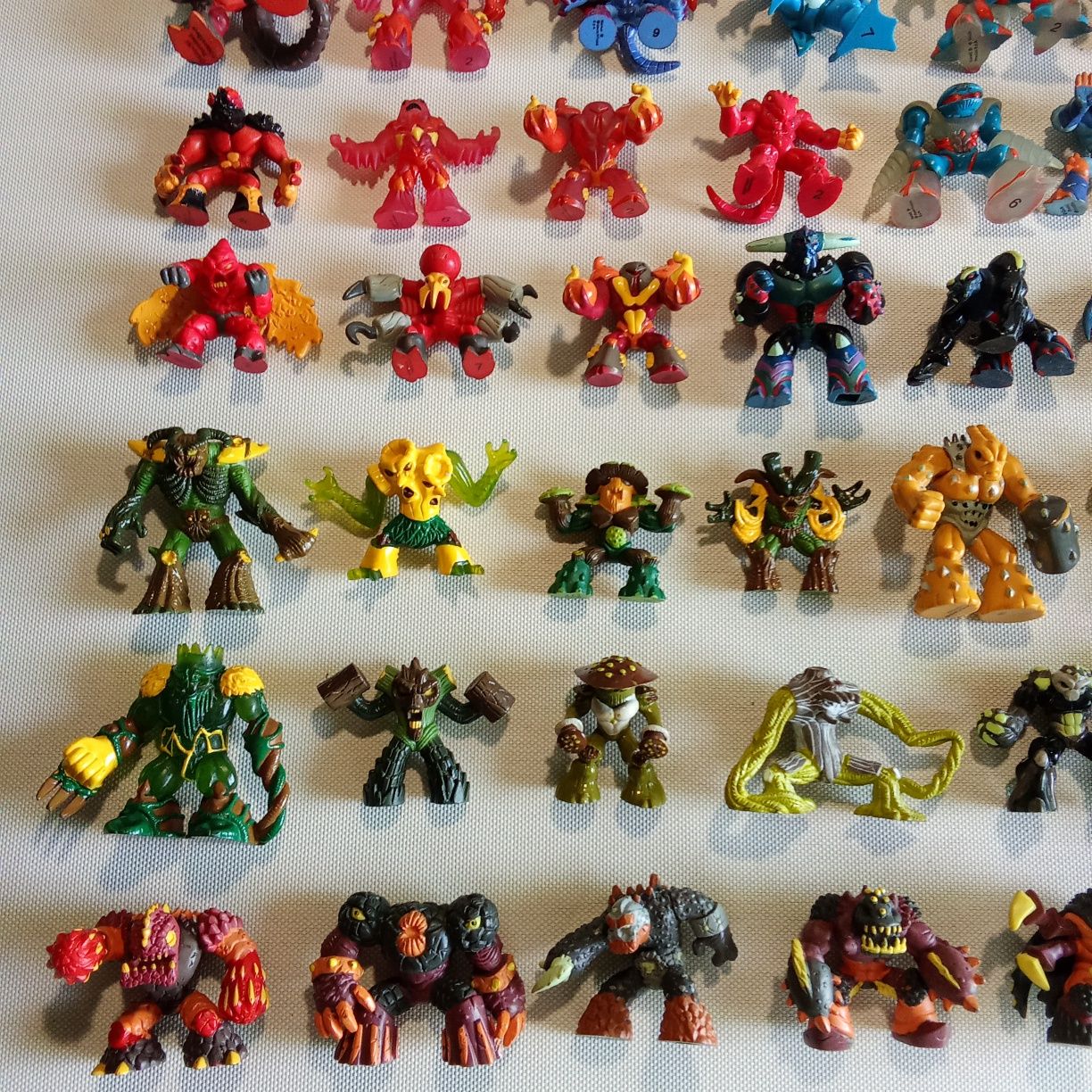 Figuras Gormiti Gormitis varias séries lote
