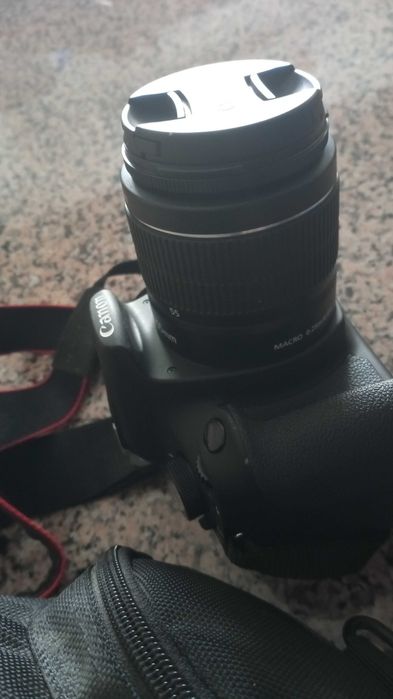 - Canon EOS 1200d -