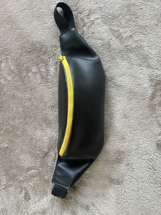 Бананка чорна шкіряна