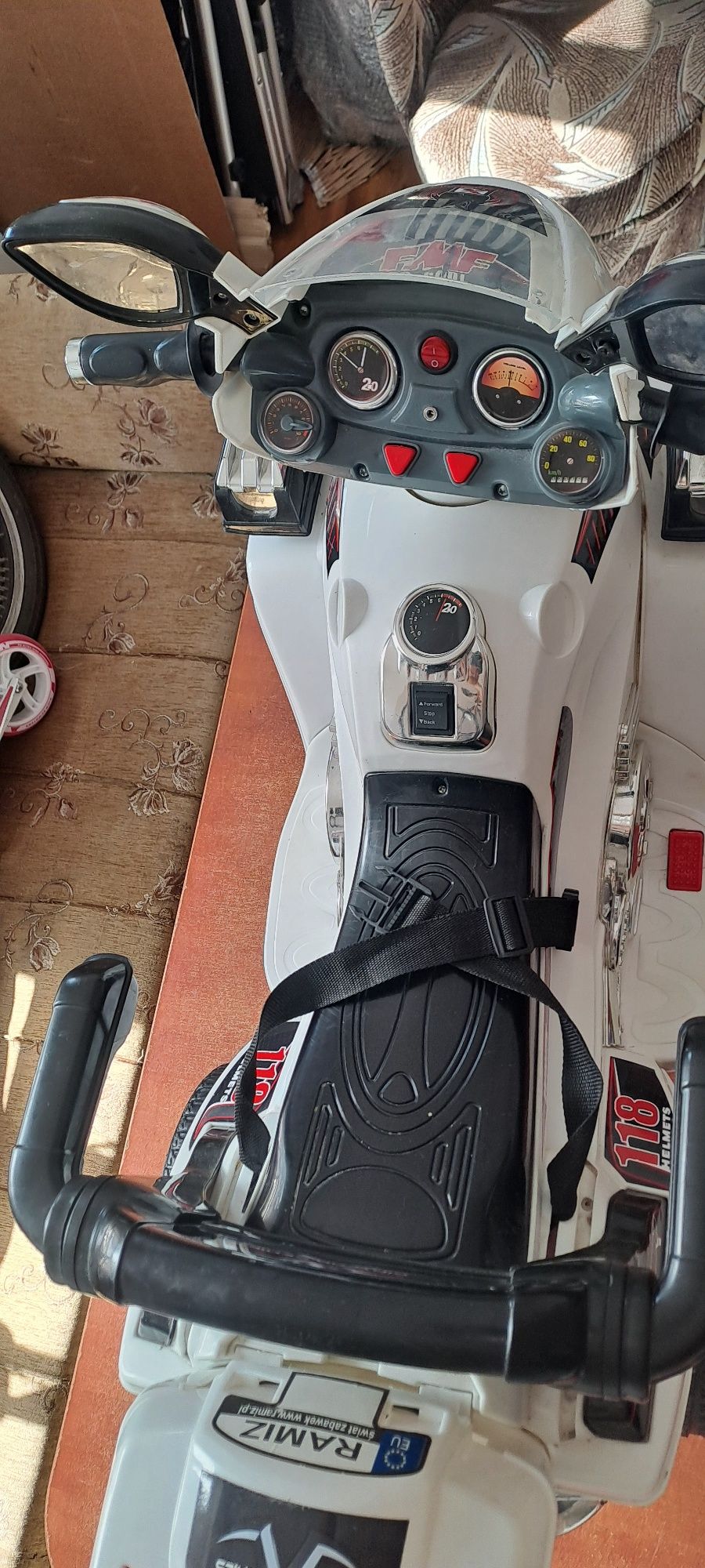 Quad pojazd elektryczny dla dzieci.