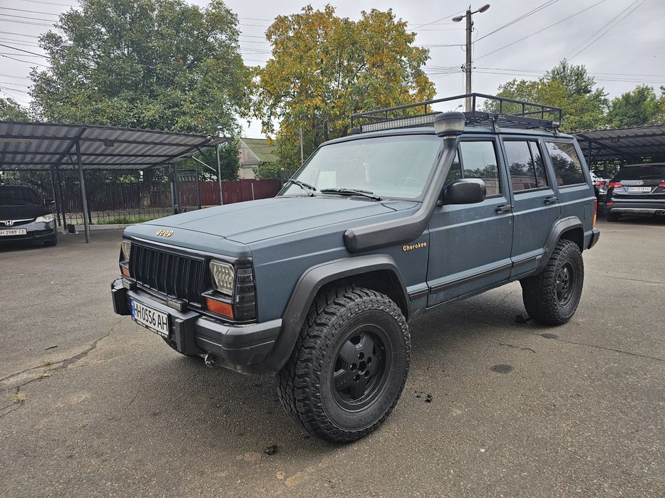 Продам Jeep Cherokee XJ