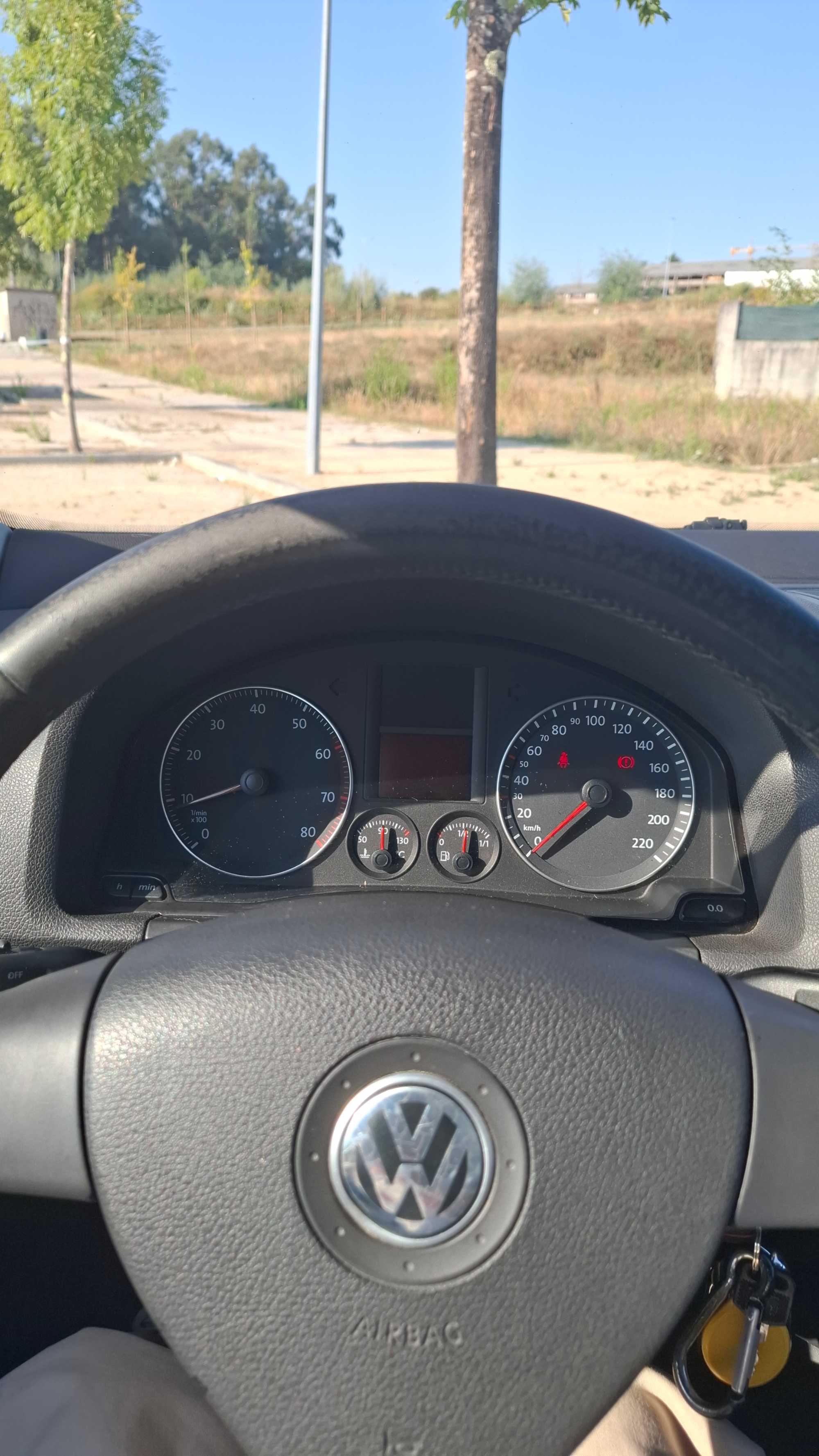 VW Golf V 1.6 Gasolina – 105cv – Nacional