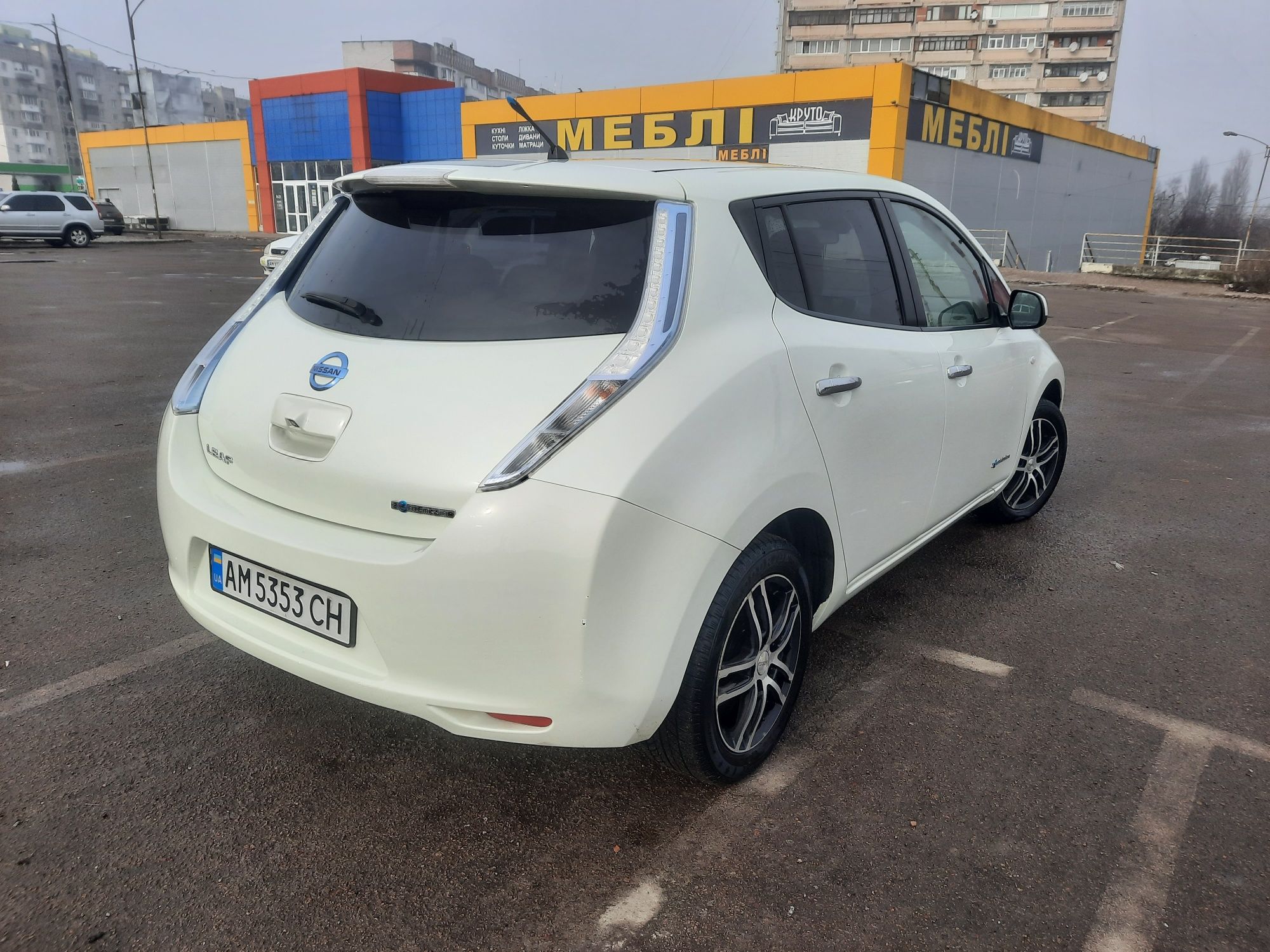 Nissan Leaf нісан ліф