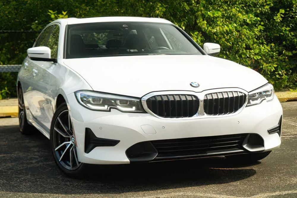 BMW 3 Series 330i xDrive      2020