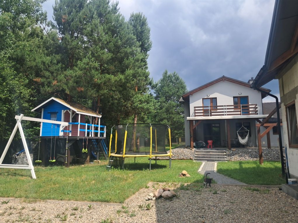 Sprzedam dom z budynkiem gospodarczym i wiatą