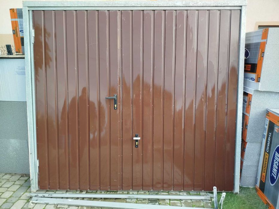Brama garażowa brązowa 238x213