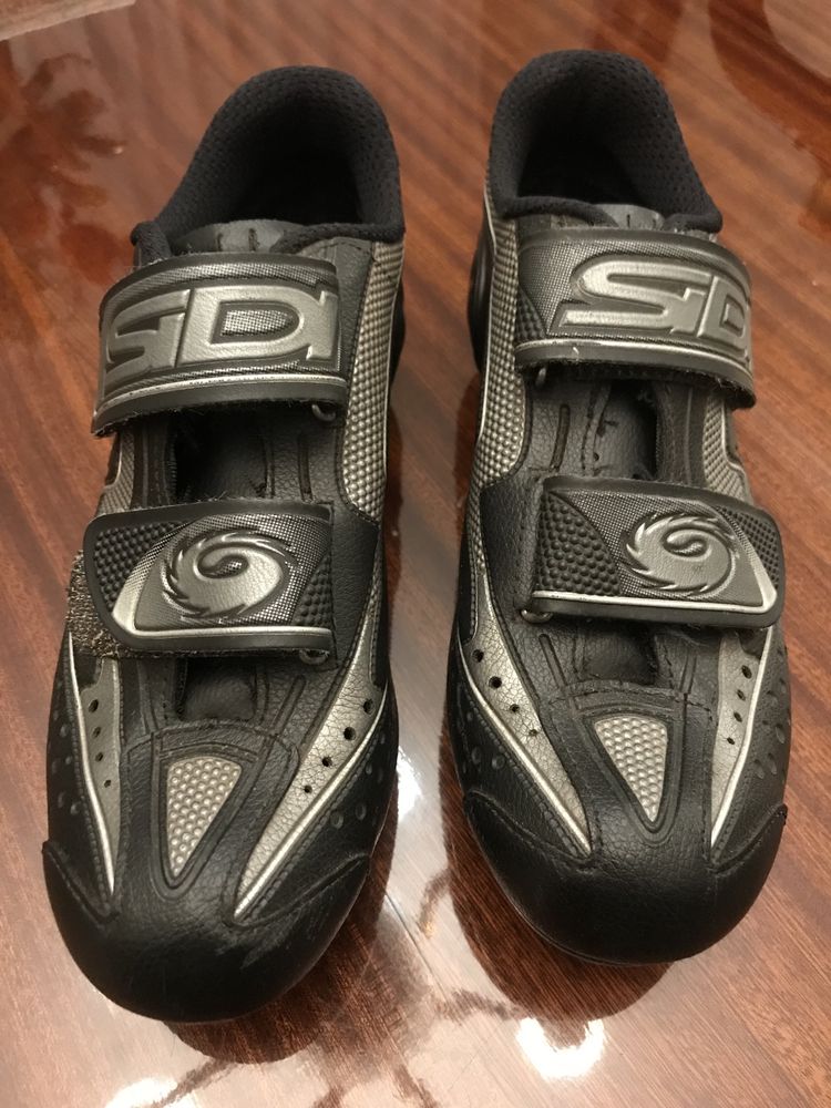 Sapatos de ciclismo 38 como novos