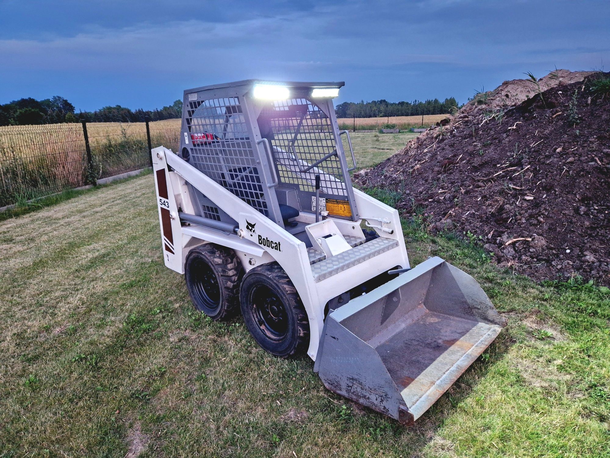 Miniładowarka Bobcat 543 Łyżka paleciak nowe opony