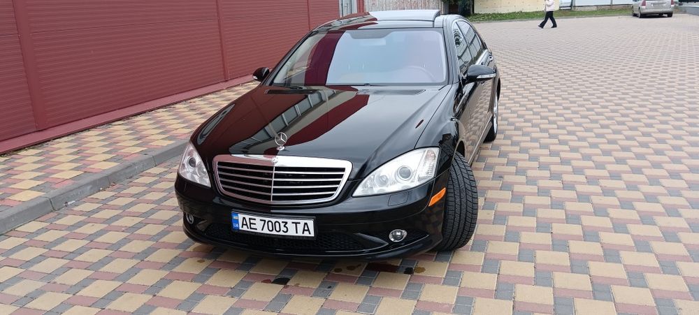 Без жодного підкрасу, один с живих мурчиків на самому правильному двиг