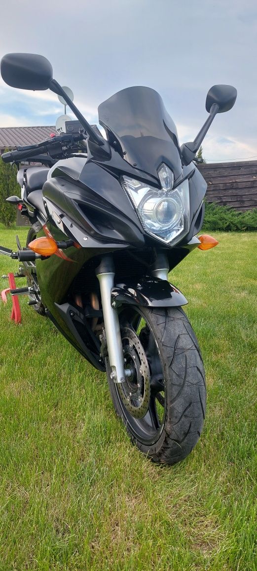 Yamaha fz6r strit