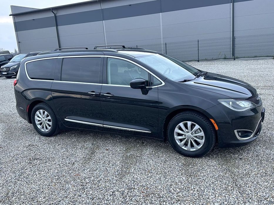 Chrysler Pacifica 3.6 BENZ 287 KM ! 7 OSÓB ! 2017r ! Warszawa