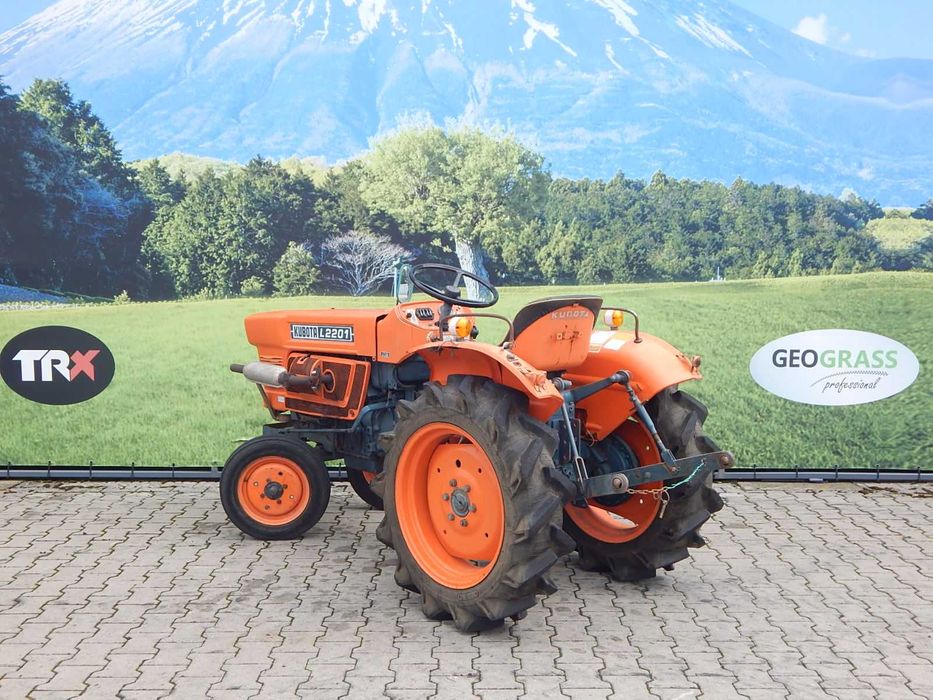 Mały ciągnik Kubota L2201 22KM 3 CYLINDRY traktor japoński Ursus T25