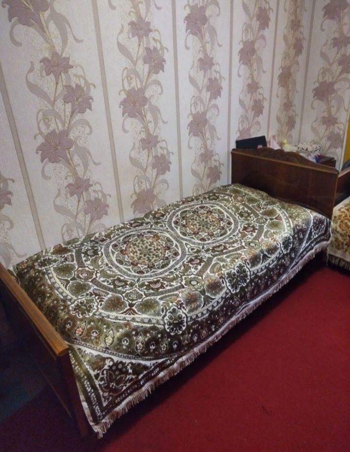 Ліжка для спальні 2 шт з натурального дерева з 2 шт м'якими матрацами