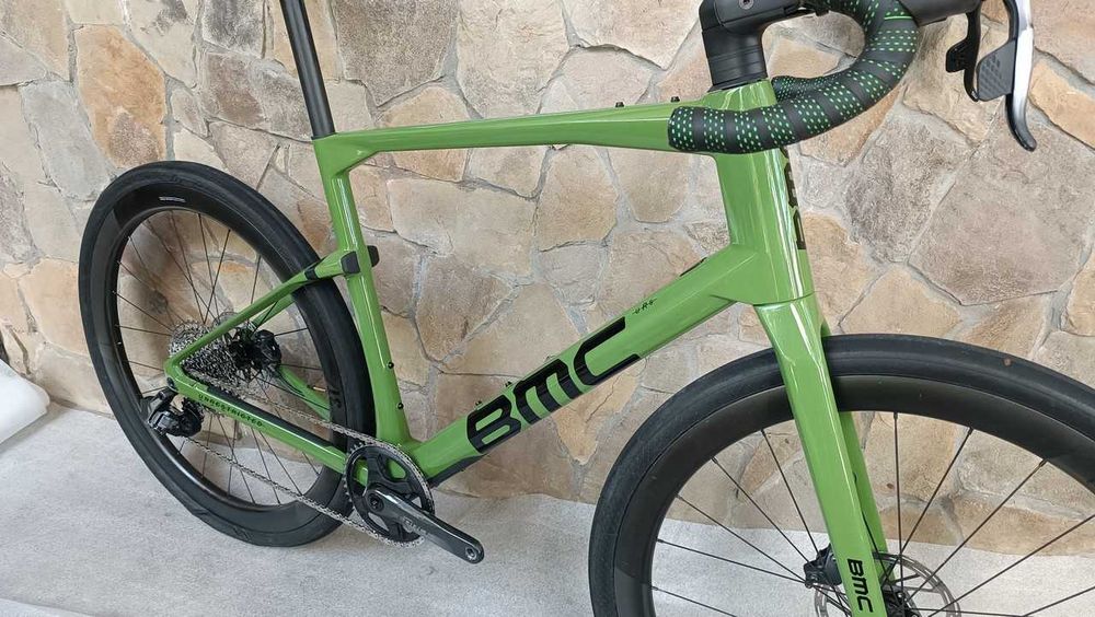 Карбоновий гравел BMC URS Two Gravel Bike eTap AXS