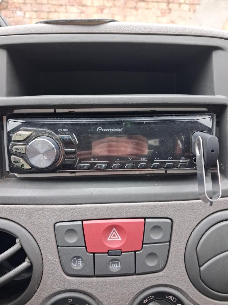 Pioneer radio usb