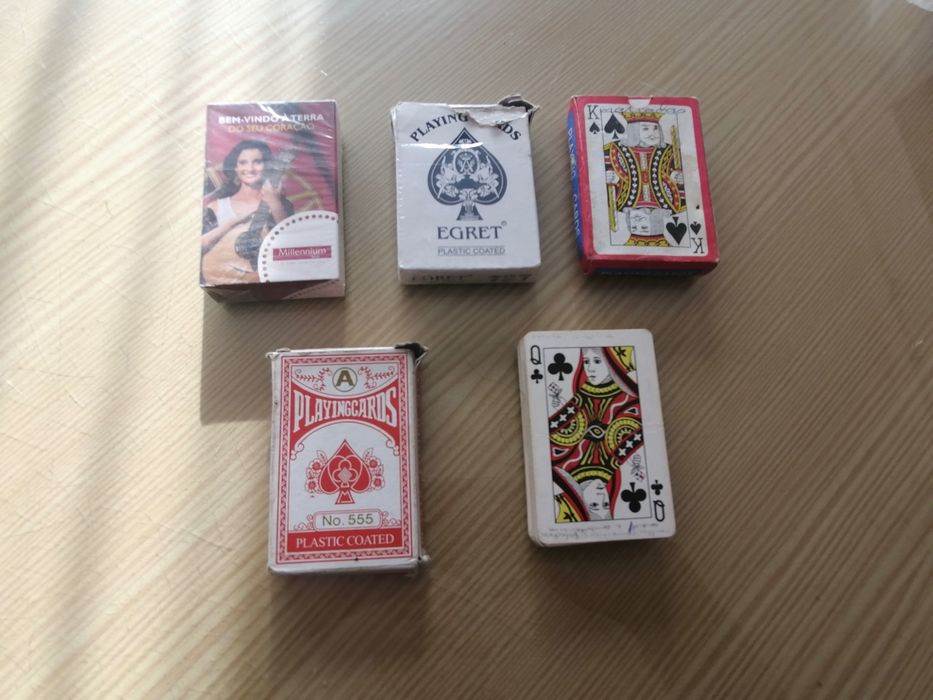 conjunto de 5 baralhos de cartas