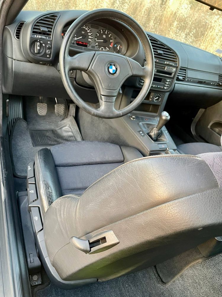 BMW E36 318iS de 1996