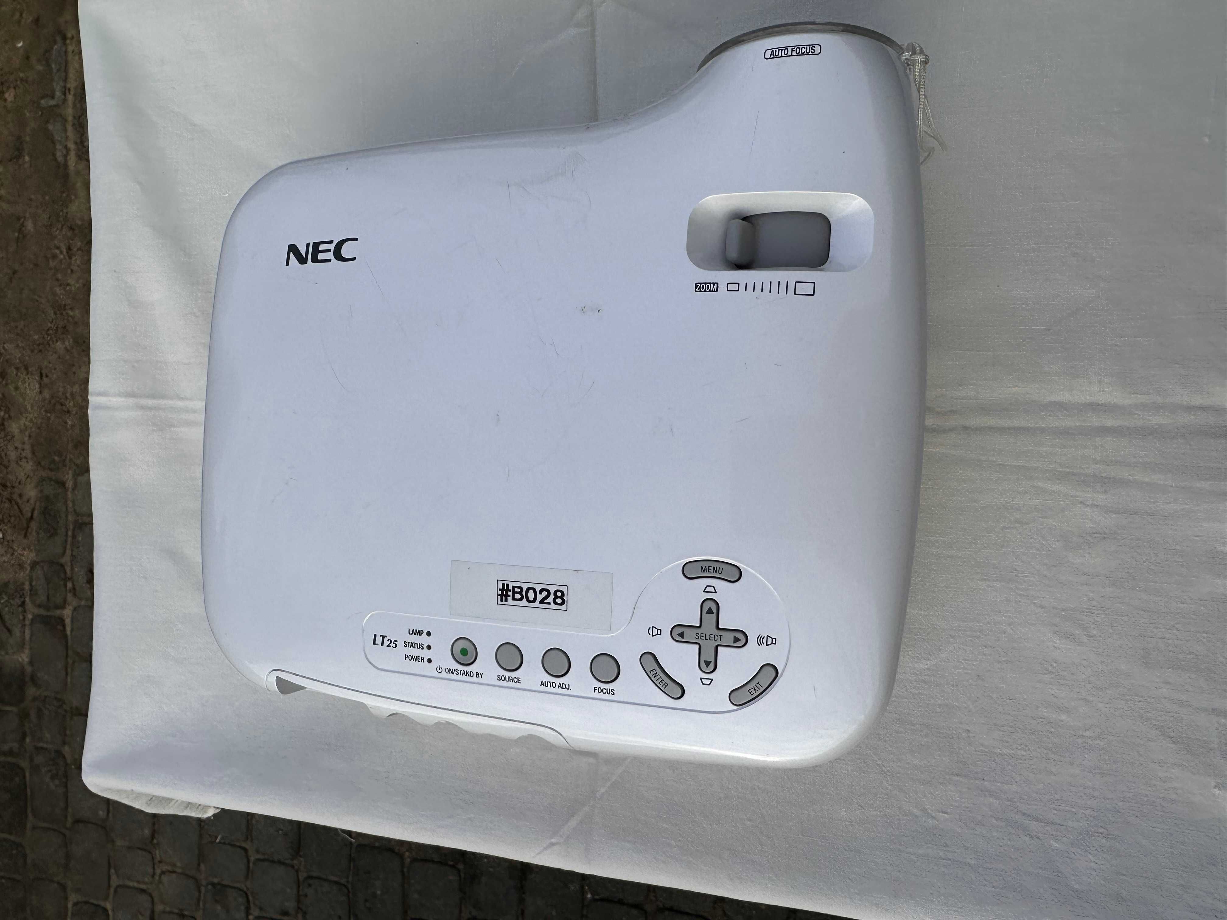 Projektor multimedialny LCD NEC LT25/ biały