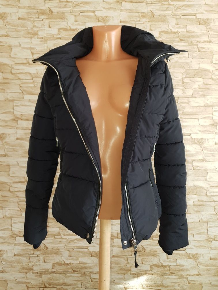 Granatowa ala czarna modna kurtka Bershka 36/S zimowo jesienna