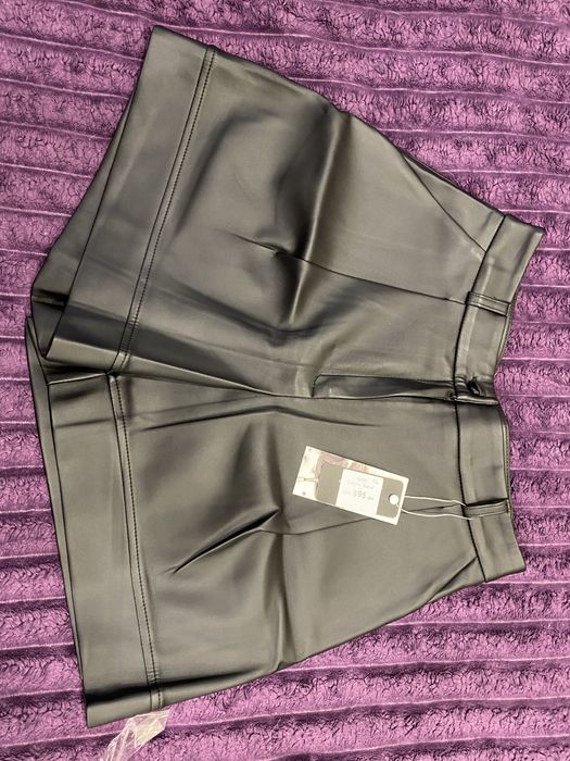 Шкіряні нові шорти