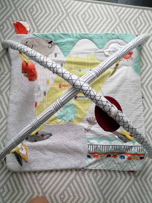 Mata edukacyjna dla noworodka Fisher Price