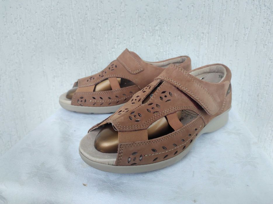 Ортопедические кожанние босоножки Easy b р.38