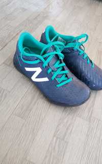 Сороканіжки new balance