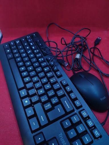 zestaw klawiatura i mysz trust mechaniczna 24088 czarna es qwerty