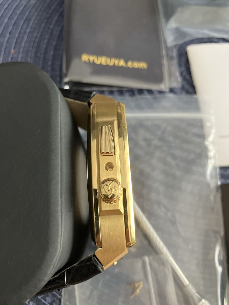 Zegarek / Etui RYUEUYA do Apple Watch 44–45 mm
