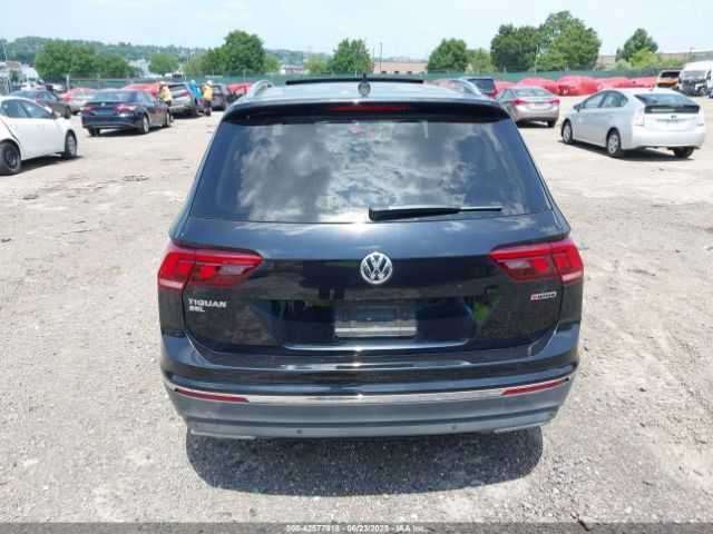 Volkswagen Tiguan 2.0T SEL R-LINE BLACK 2.0L I-4 DI, DOHC