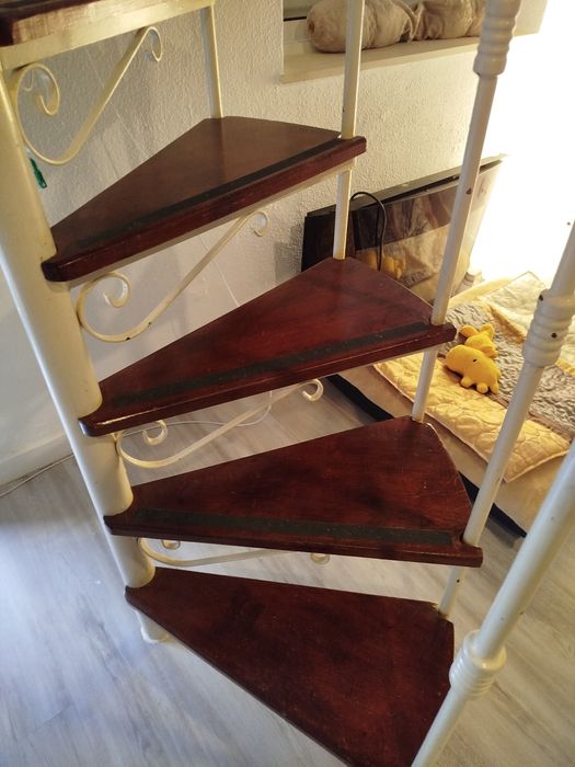 Escada em caracol de ferro -Negociavel