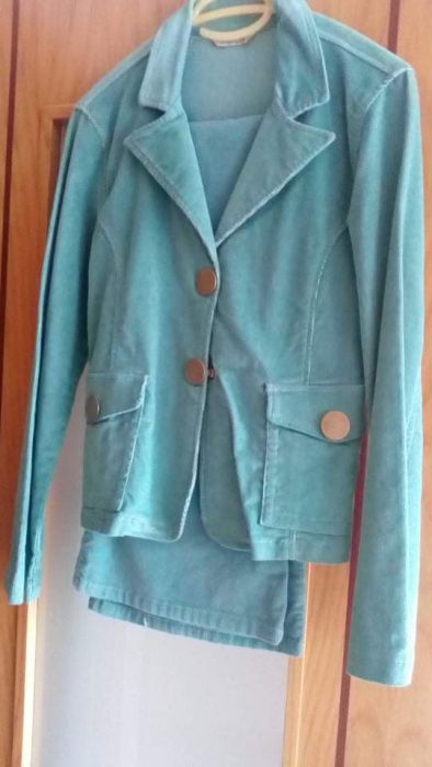 Fato de senhora completo Bombazine verde muito bonito como novo M/38