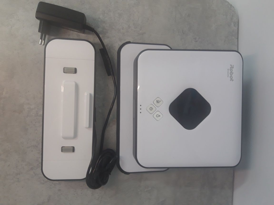 Робот прибиральник "полотер" iRobot Braava 390T