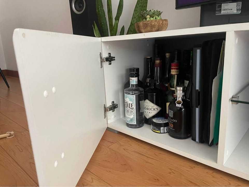 Móvel TV branco 180cm