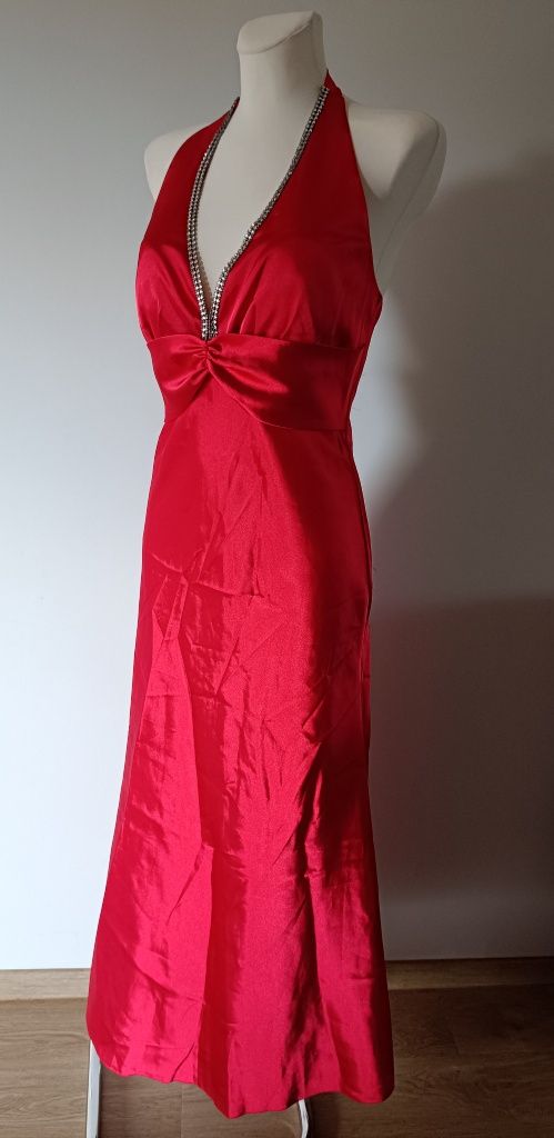 Piękna suknia 38 czerwona głęboki dekolt