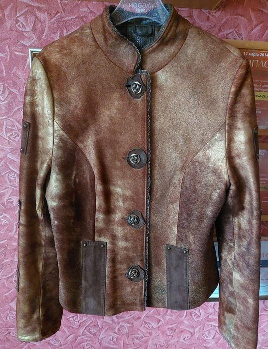 Замшевая,кожаная куртка-пиджак.