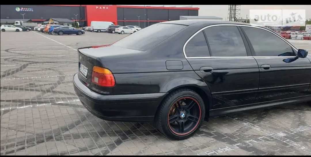 BMW e39 2002р 520 негайний продаж.