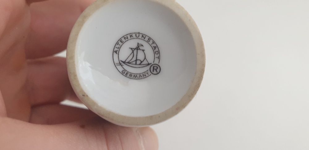 Starocie z Gdyni - Stare naczynia - kieliszek Niemiecki ceramiczny