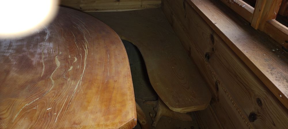 Nie typowy stół i ława z drzewa