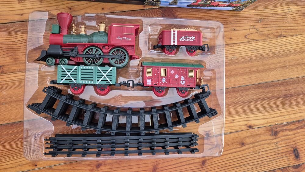 Kolejka elektryczna pociąg świąteczny z oświetleniem i dzwiękiem