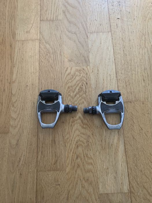 Sapatos de encaixe (de estrada) + pedais