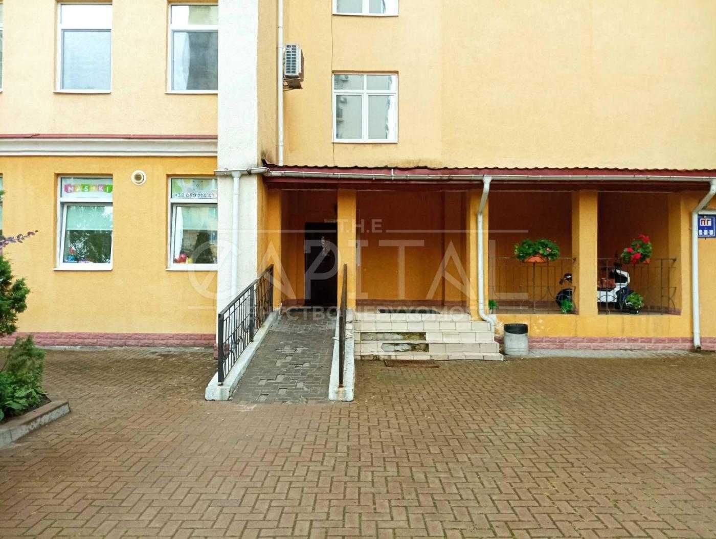 Продаж квартири на 1 поверсі ЖК Чайка з наскрізними фасадними вікнами
