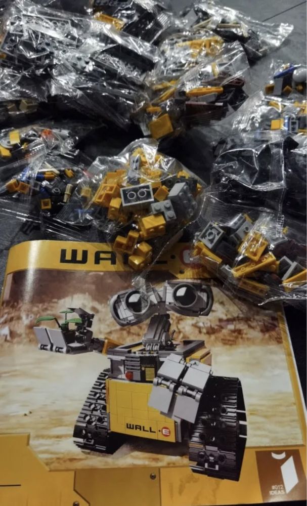 WALL-E - Disney - Tipo Lego