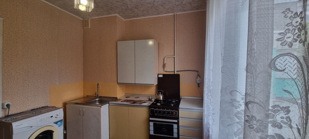 Оренда однокімнатної квартири . Другий поверх . Вікна на Миколаїв .