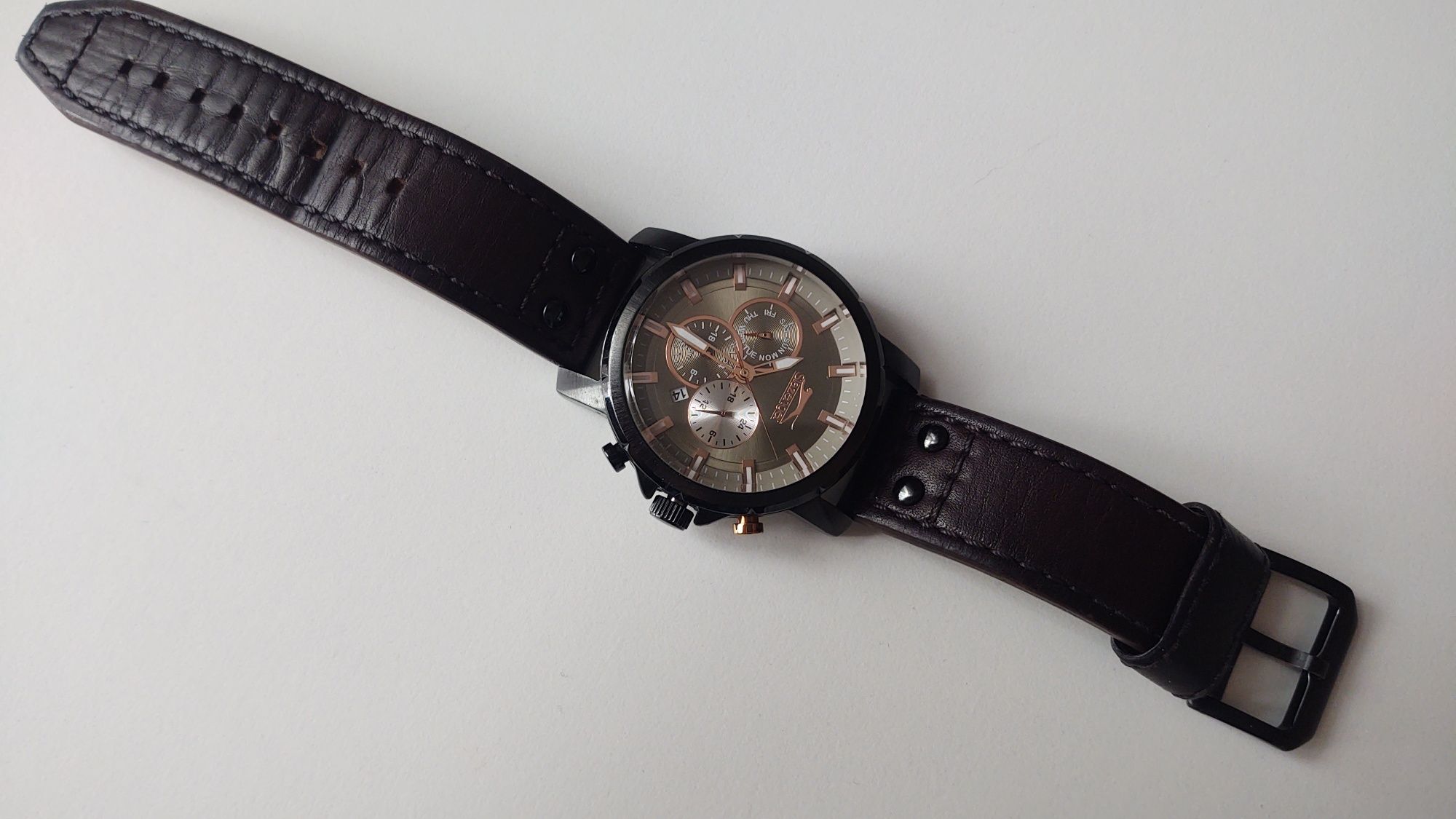 Męski zegarek Slazenger dual time oryginalny

Do sprzedania męski zega