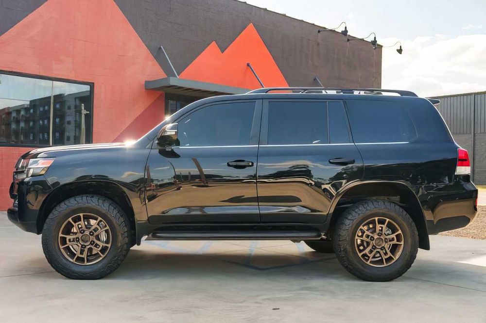 Toyota Land Cruiser      2020