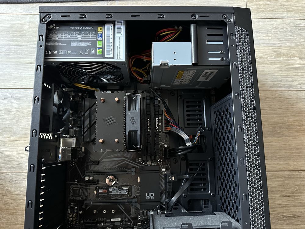 Komputer stacjonarny Intel Core i7 10700K 16GB RAM 500GB SSD NVME