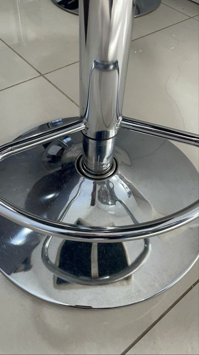 4 Cadeiras com base rotativa