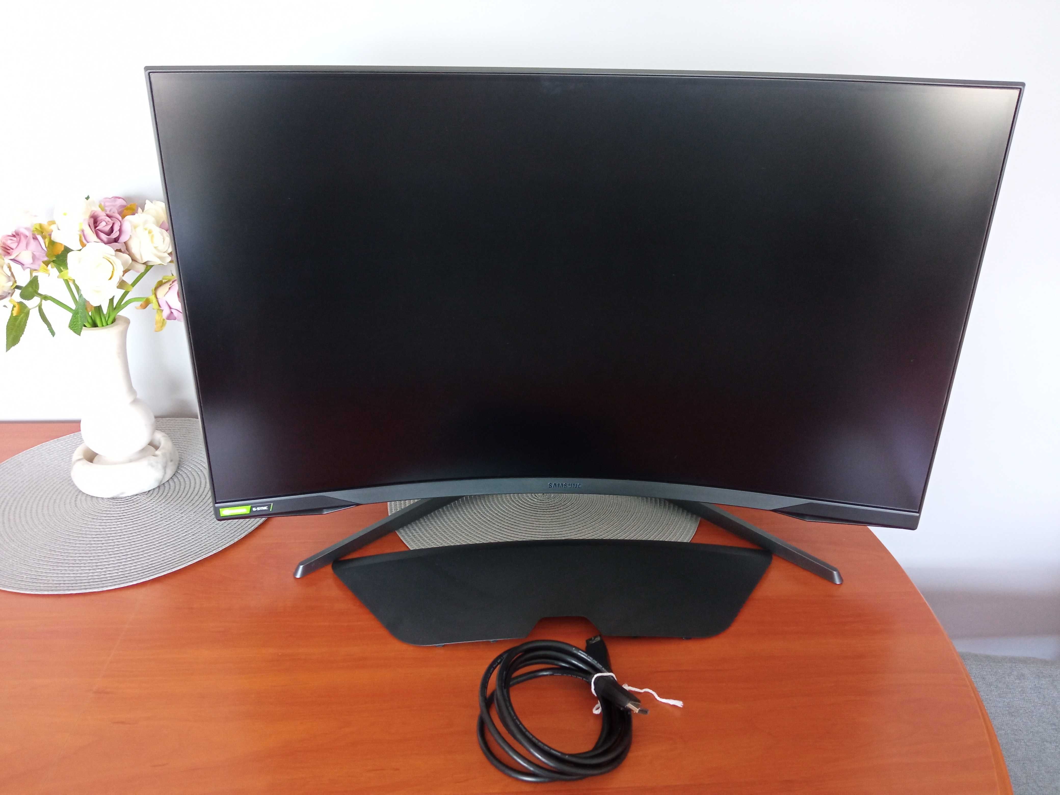 Samsung Odyssey G7 32" C32G75TQSRX – Stan bardzo dobry